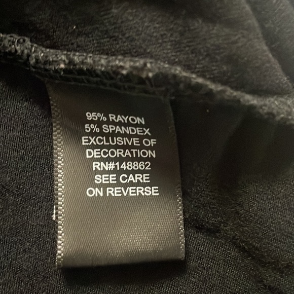 Torrid Women's Top Long Sleeve Super Soft Knits Black Gold Star Raw Hem - Picture 9 of 10